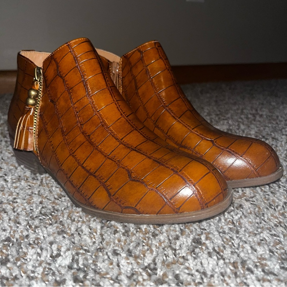 mata valentina crocodile  Design womens Booties